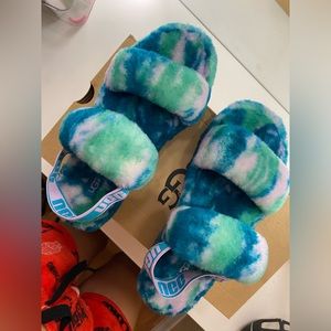 Brand new Ugg oh yeah slides, Ugg slippers!!